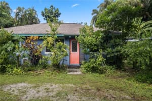 262 Rose Apple Lane, Naples, FL 34114 Sold 03/21/25