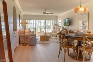 265 Deerwood Cir 10, Naples