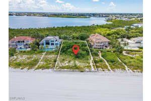 992 Royal Marco Way, Marco Island, FL 34145 Sold 02/12/25