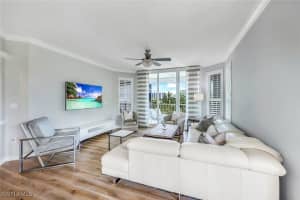 325 Dunes Boulevard, Naples, FL 34110 Sold 03/05/25