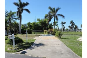 158 Adrienne Drive, Fort Myers, FL 33908 - MLS#224075725