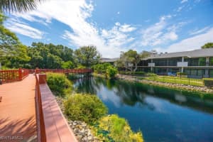 600 Neapolitan Way, Naples, FL 34103 - MLS#224076197
