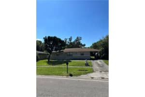2656 Dr Ella Piper Way, Fort Myers