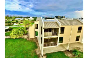 21470 Bay Village Drive, Fort Myers Beach, FL 33931 Sold 12/17/24