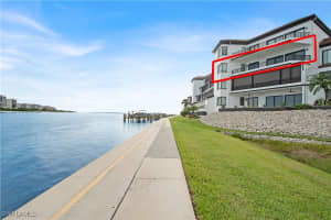 231 La Peninsula Boulevard, Naples, FL 34113 - MLS#224076906