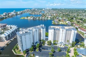 400 Flagship Drive, Naples, FL 34108 - MLS#224077091