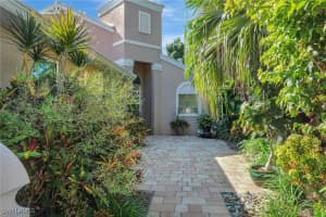 1351 Old Oak Lane, Naples, FL 34110 Sold 11/07/24