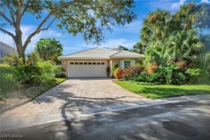 1351 Old Oak Lane, Naples, FL 34110 Sold 11/07/24