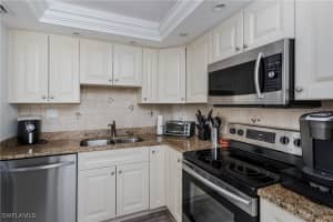 320 Seaview Court, Marco Island, FL 34145 - MLS#224077582