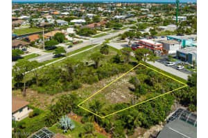 1127 Marco Lake Drive, Marco Island, FL 34145 - MLS#224077768