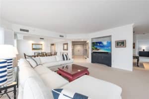 8171 Bay Colony Drive, Naples, FL 34108 - MLS#224077971