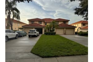 280 Robin Hood Cir 101, Naples