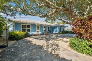 2777 Gulfview Drive, Naples, FL 34112 Sold 11/15/24