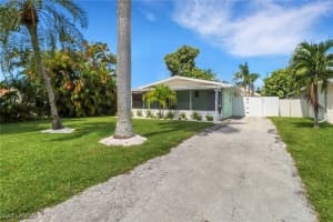 751 100th Avenue, Naples, FL 34108 - MLS#224078432