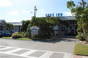 900 Broad Avenue, Naples, FL 34102 Sold 01/28/25