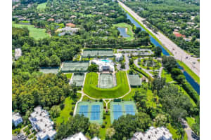 4899 Europa Drive, Naples, FL 34105 Sold 05/08/25