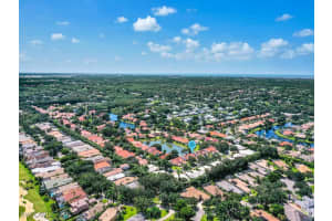 4899 Europa Drive, Naples, FL 34105 Sold 05/08/25
