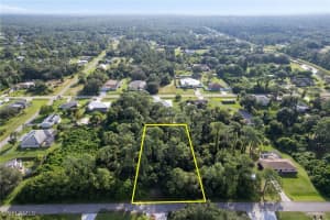 16 Robert Avenue, Lehigh Acres, FL 33936 - MLS#224078661