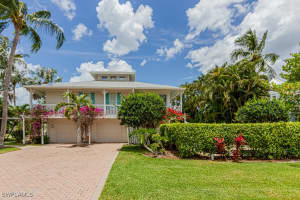 877 7th Street, Naples, FL 34102 - MLS#224078833