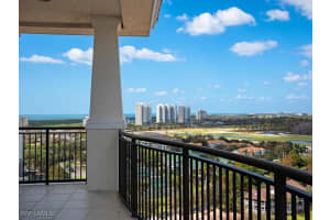 455 COVE TOWER Drive, Naples, FL 34110 Sold 07/22/25