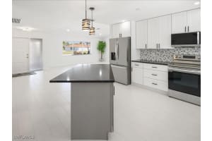 262 Torrey Pines Point, Naples, FL 34113 Sold 01/21/25