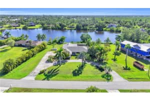 7247 Lake Drive, Fort Myers, FL 33908 Sold 04/25/25