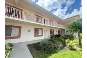 550 Gabriel Cir 3109, Naples