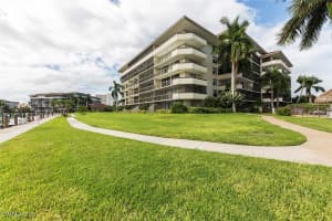 591 Seaview Court, Marco Island, FL 34145 - MLS#224079390