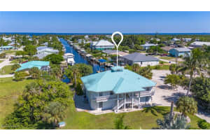 7380 Barrancas Ave, Bokeelia