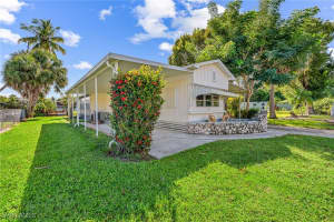 36 & 38 Ocho Rios Street, Naples, FL 34114 Sold 03/05/25