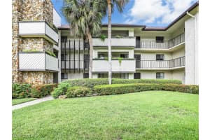 1600 Misty Pines Circle, Naples, FL 34105 Sold 04/17/25