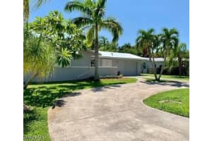 424 Bayshore Drive, Cape Coral, FL 33904 - MLS#224080226