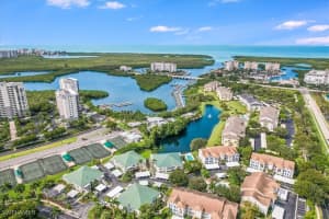 532 Club Side Drive, Naples, FL 34110 Sold 01/14/25