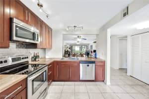 141 Cypress Way, Naples, FL 34110 Sold 04/09/25