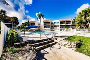 120 Lakeview Drive, Weston, FL 33326 Sold 11/07/24