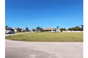 1000 36th Place, Cape Coral, FL 33993 Sold 10/20/25