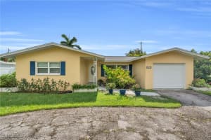 800 Entrada Drive, Fort Myers, FL 33919 Sold 03/26/25
