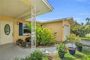 800 Entrada Drive, Fort Myers, FL 33919 Sold 03/26/25