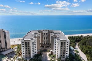 11125 Gulf Shore Dr 701, Naples