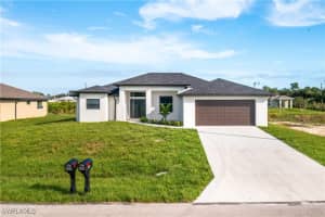 452 Mercedes Court, Lehigh Acres, FL 33972 - MLS#224080909