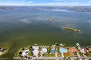 3 Bayview Boulevard, Fort Myers Beach, FL 33931 Sold 02/10/25