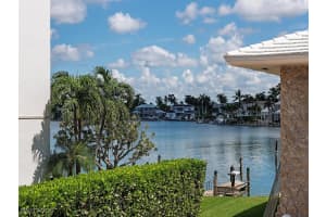 2500 Gulf Shore Boulevard, NAPLES, FL 34103 Sold 01/17/25