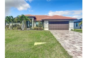 646 Ne 5th Pl, Cape Coral