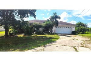 850 Woodridge Circle, Fort Myers, FL 33913 Sold 01/31/25