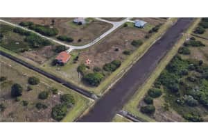 374 Pauline Avenue, Lehigh Acres, FL 33974 - MLS#224082130