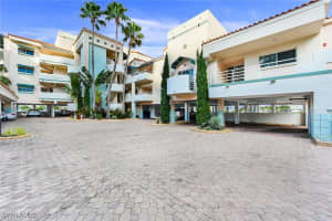4560 Gulf Shore Blvd N 3-213, Naples