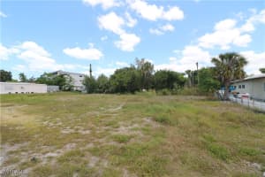 3301 Lunar Street, Naples, FL 34112 Sold 02/14/25