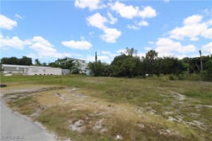 3301 Lunar Street, Naples, FL 34112 Sold 02/14/25