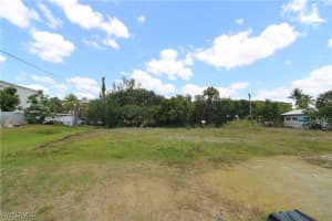 3301 Lunar Street, Naples, FL 34112 Sold 02/14/25