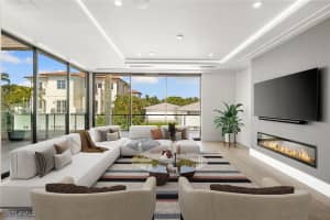 495 5th Street, Naples, FL 34102 Sold 03/10/25